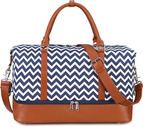 weekender bag with zipper bottom